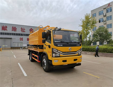 东风大多利卡12立方清洗吸污车 (5).jpg