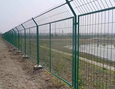 双边丝护栏网3.jpg