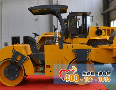 JCC206型6吨压路机.jpg